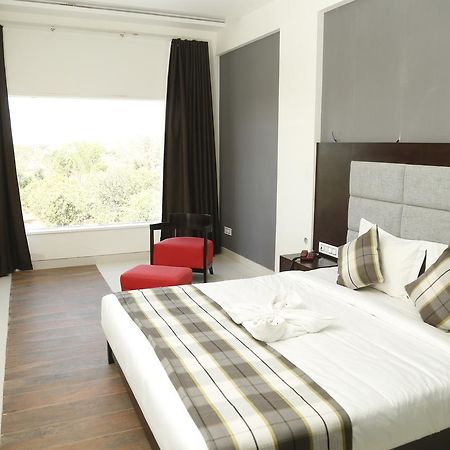 Silver Estate Resort Tikamgarh Exterior photo