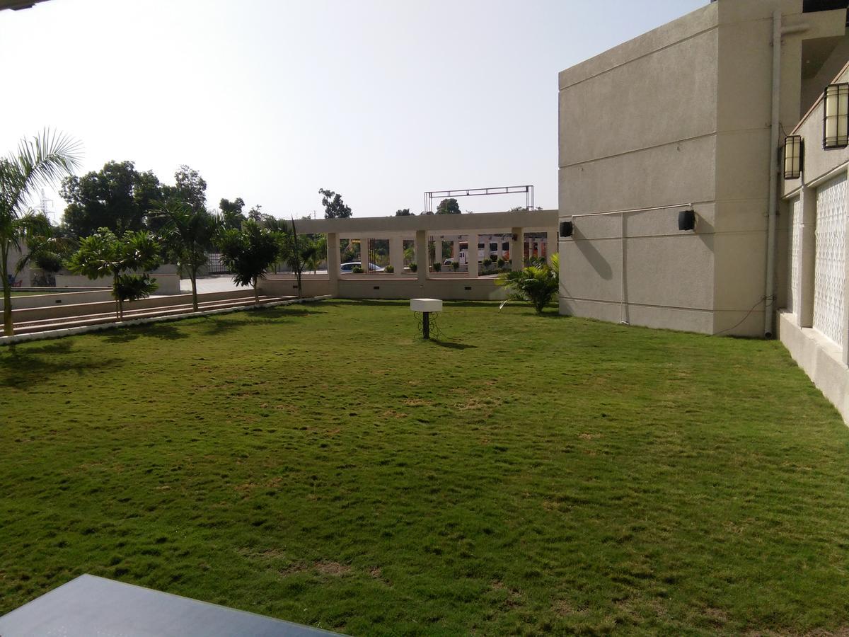 Silver Estate Resort Tikamgarh Exterior photo
