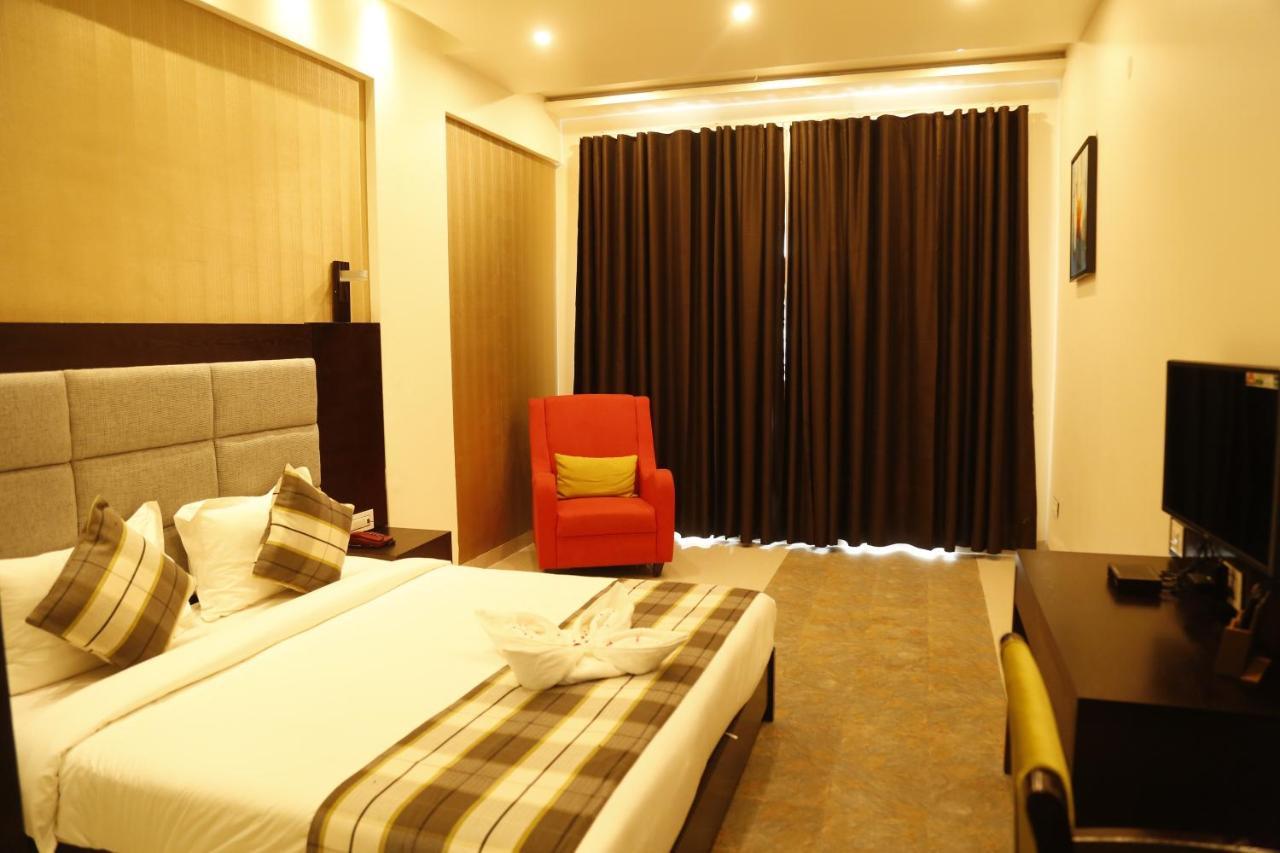Silver Estate Resort Tikamgarh Exterior photo